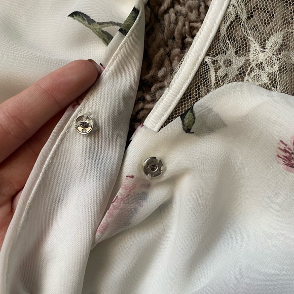 BaileyBlue Romper - Picture 4 of 7